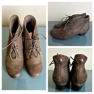 Cobb Hill Women's Aria Lace Up Brown Tan Leather Nubuck Ankle Booties 9.5 M